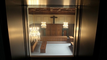 Fenster zum Schwurgerichtssaal 600 im "Memorium Nürnberger Prozesse" in Nürnberg | Bild: picture-alliance/dpa