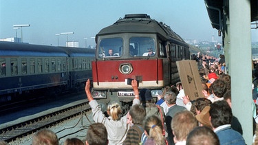 DDR-Sonderzug trifft in Hof ein | Bild: picture-alliance/dpa