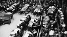 Während des Nürnberger Hauptkriegsverbrecherprozesses im Saal 600 | Bild: B.I. Sanders