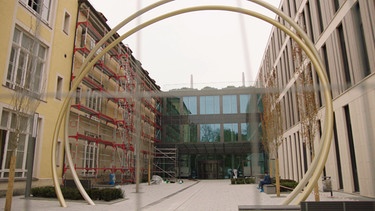 Haupteingang neues LMU-Klinikum Innenstadt. | Bild: Bayerischer Rundfunk 2021