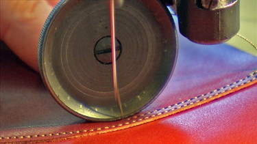 Fachkraft für Lederverarbeitung | Bild: Bayerischer Rundfunk