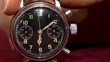 Armbanduhr. Das Uhrwerk ist typisch für eine UROFA-Uhr aus den Vierziger- oder Fünfzigerjahren, als im sächsischen Glashütte Fliegerchronographen der Marke Tutima gefertigt wurden. Ein Flohmarktschnäppchen?
Geschätzter Wert: 2.000 Euro | Bild: Bayerischer Rundfunk