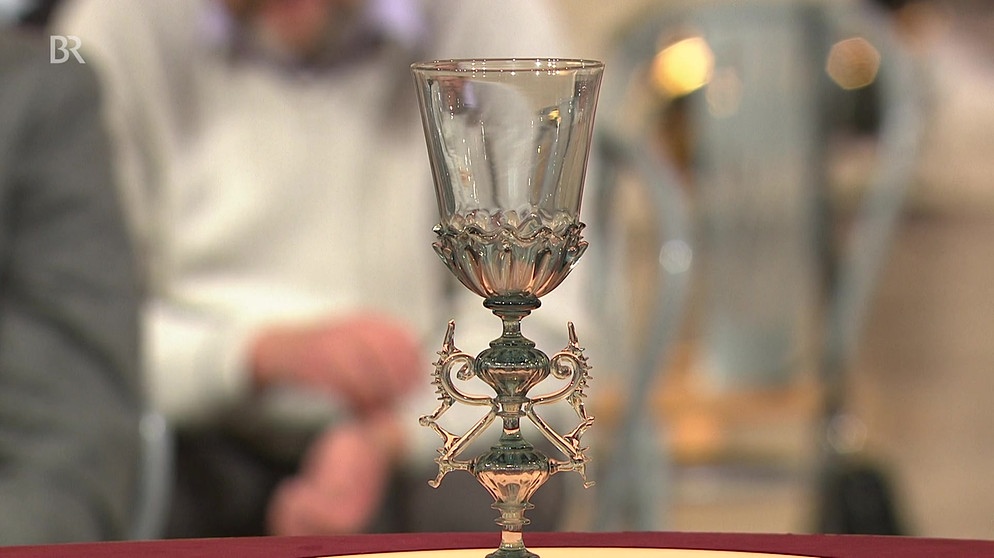 Hellblauer Pokal | Bild: BR Fernsehen