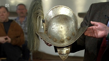 Historistischer Helm | Bild: Bayerischer Rundfunk