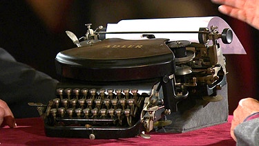 Schreibmaschine von Adler | Bild: Bayerischer Rundfunk