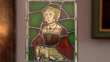 Dieses Glasbild beruht auf einer Vorlage von Hans Holbein dem Jüngeren und stellt Jane Seymour dar, die dritte Ehefrau des englischen Königs Henry VIII. Ein Internetkauf – aber auch ein guter? Geschätzter Wert: 400 bis 600 Euro | Bild: Bayerischer Rundfunk