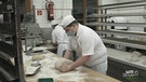 Bäcker bei der Arbeit | Bild: BR Fernsehen