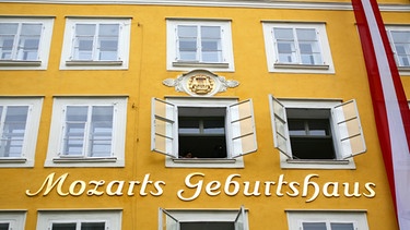 Mozarts Geburtshaus, Getreidegasse in Salzburg | Bild: picture-alliance/dpa