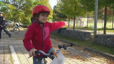 Kind auf Fahrrad | Bild: Bayerischer Rundfunk