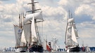 Ahoi! Mehrere Segelschiffe stechen in See. | Bild: MEV/Zoom