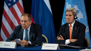 Sergej Lawrow und John Kerry | Bild: picture-alliance/dpa