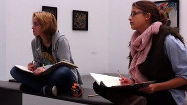 Schüler bei der Mondrian-Ausstellung im Lenbachhaus | Bild: Stiftung Zuhören