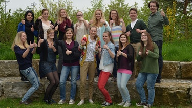 Gruppenfoto der Schüler des Donau-Gymnasiums Kelheim, die am Audioguide-Projekt beteiligt waren | Bild: BR/Bildungsprojekte