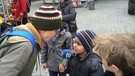 Die Schüler der Klasse 1a der Grundschule an der Klenzestraße recherchieren für MünchenHören | Bild: BR 