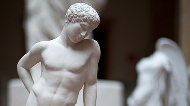 Statue des Narkissos | Bild: Museum für Abgüsse klassischer Bildwerke / Roy Hessing