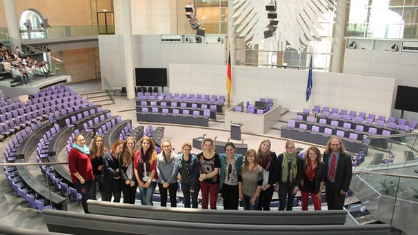 Gewinner des 1. Preises bei TurnOn 2012: Schulradiogruppe Melanchthon-Gymnasium besuchen den Deutschen Bundestag | Bild: BR/Bildungsprojekte