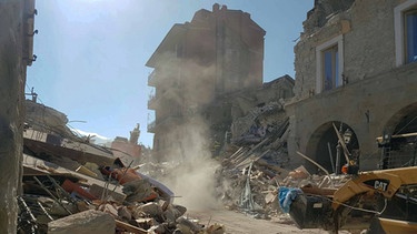 Schäden in Amatrice | Bild: picture-alliance/dpa|andre Alves/Wostok Press