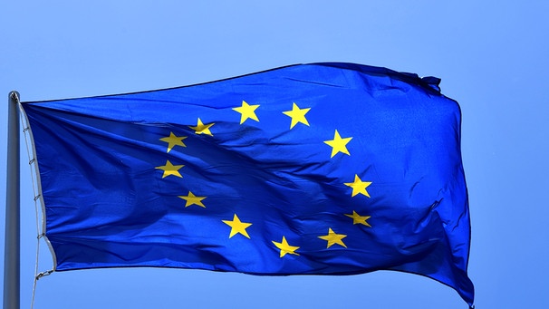 Symbolbild: Fahne einer starken EU | Bild: picture-alliance/dpa/Jens Kalaene