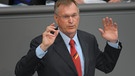 ARCHIV: CSU-Bundestagsabgeordneter Johannes Singhammer spricht am 01.07.2011 in Berlin während einer Sitzung des Bundestages.  | Bild: picture-alliance/dpa