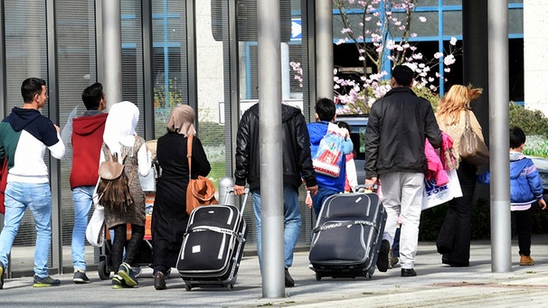 Ankunft von syrischen Flüchtlingen in Hannover | Bild: dpa-Bildfunk