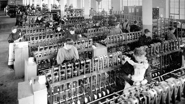 Arbeiterinnen in einem Kabelwerk, 1895 | Bild: Scherl / Süddeutsche Zeitung Photo