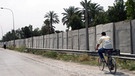 Bagdad: Mauer um das sunnitische Viertel Adhamiya | Bild: picture-alliance/dpa