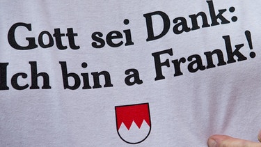 T-Shirt "Gott sei Dank: Ich bin a Frank!" | Bild: picture-alliance/dpa