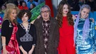  Bill Wyman and family arriving at the opening night gala in London of the Rolling Stones exhibition: Exhibitionism. | Bild: picture-alliance/dpa/Stephen Lock / i-Images