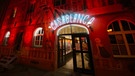 Leuchtender Schriftzug des Nürnberger Casablanca-Kinos über dem Eingang. | Bild: Casablanca/Matthias Damm