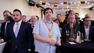 Anhänger der CDU reagieren auf der Wahlparty auf die Prognosen zur Landtagswahl.  | Bild: picture alliance/dpa | Uwe Anspach