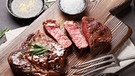 Gegrilltes Ribeye Steak - Fleisch | Bild: colourbox.com