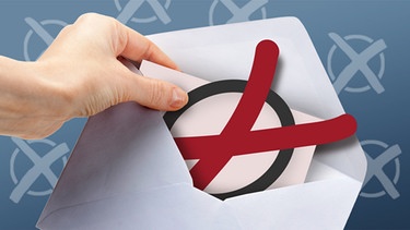Hand steckt ein Wahlkreuz in einen Briefumschlag | Bild: colourbox.com; BR; Montage: BR