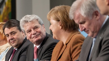 Sigmar Gabriel, Joachim Gauck, Angela Merkel und Horst Seehofer, Februar 2012 | Bild: picture-alliance/dpa/Jörg Carstensen