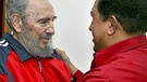 Fidel mit Hugo Chavez | Bild: picture-alliance/dpa