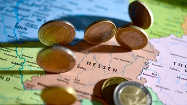 Euromünzen auf Deutschlandkarte | Bild: dpa-Bildfunk