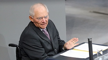 Bundesfinanzminister Wolfgang Schäuble (CDU) spricht am 20.10.2016 während der Debatte um Bundesbeteiligung an den Kosten der Integration im Bundestag in Berlin.  | Bild: picture-alliance/dpa