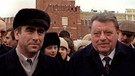 Theo Waigel, Franz Josef Strauß und Edmund Stoiber auf dem Roten Platz in Moskau | Bild: picture-alliance/dpa