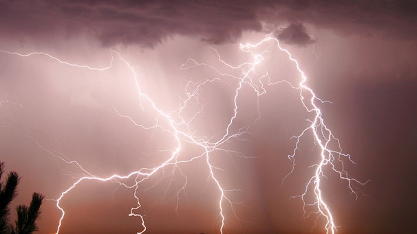 Gewitter mit Blitzen über Hohenlinden | Bild: Damian Warmula
