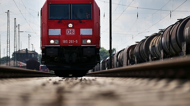 Güterzug | Bild: pa/dpa/Oliver Berg