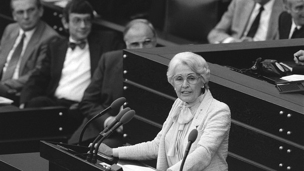 Hildegard Hamm-Brücher im Bundestag (1984) | Bild: picture-alliance/dpa