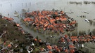 Das durch die Elbe 2002 überflutete Hitzacker (Niedersachsen) | Bild: picture-alliance/dpa