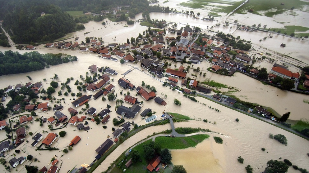Hochwasser in Eschenlohe 2005 | Bild: picture-alliance/dpa