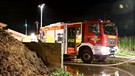 Hoher Sachschaden beim Brand einer Landwirtschaftlichen Stallung in Taching am See LKR Traunstein  | Bild: fib/FDL