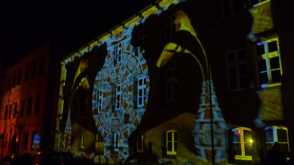 „Kronach leuchtet“ ist mit 100 000 Besuchern Bayerns größtes Lichtevent. | Bild: BR