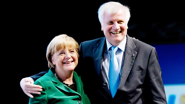 Horst Seehofer und Angela Merkel | Bild: dpa/Tobias Hase
