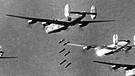 Bomberverband der US-Luftwaffe im Zweiten Weltkrieg | Bild: picture-alliance/dpa