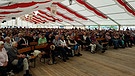 Impressionen vom ersten Mundartfestival "Ederdla" in Burgbernheim | Bild: BR-Studio Franken/Matthias Rüd