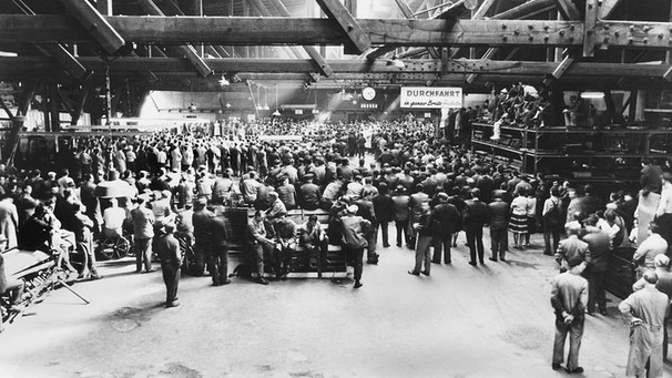 Betreibsversammlung der Firma Glas in Dingolfing zur Übernahme durch BMW vor 50 Jahren  | Bild: BMW