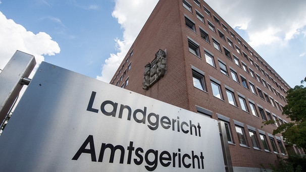 Das Landgericht in Landshut | Bild: picture-alliance/dpa/Armin Weigel
