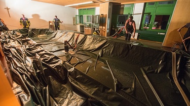 Schule in Ruhmannsfelden von Unwetter beschädigt | Bild: pa/dpa/Armin Weigel